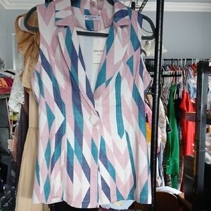 Sleeveless V-Neck Geometric Stripe Vest in Pink & Teal